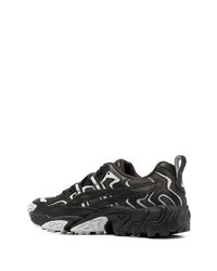 schwarze Sportschuhe von Asics