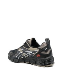 schwarze Sportschuhe von Asics