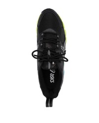 schwarze Sportschuhe von Asics