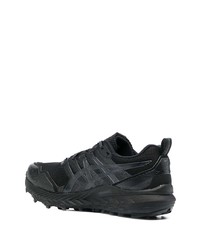 schwarze Sportschuhe von Asics