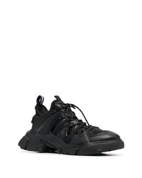 schwarze Sportschuhe von McQ