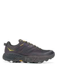 schwarze Sportschuhe von Hoka One One