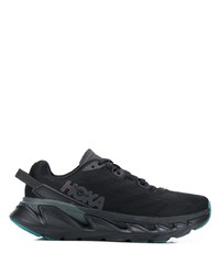 schwarze Sportschuhe von Hoka One One