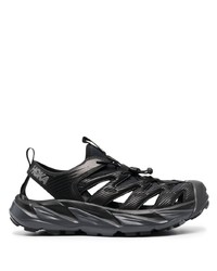 schwarze Sportschuhe von Hoka One One