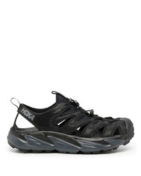 schwarze Sportschuhe von Hoka One One