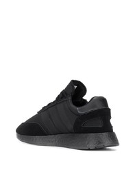 schwarze Sportschuhe von adidas