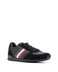 schwarze Sportschuhe von Tommy Hilfiger