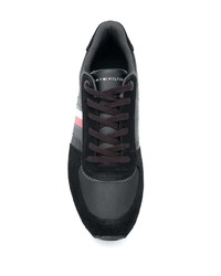 schwarze Sportschuhe von Tommy Hilfiger