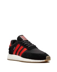 schwarze Sportschuhe von adidas