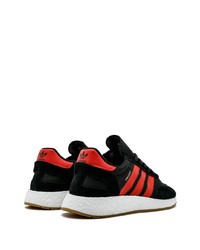 schwarze Sportschuhe von adidas