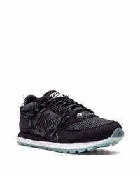 schwarze Sportschuhe von Saucony