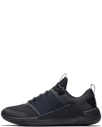 schwarze Sportschuhe von Jordan