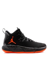 schwarze Sportschuhe von Jordan