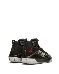 schwarze Sportschuhe von Jordan