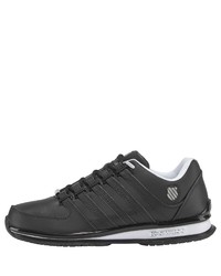 schwarze Sportschuhe von K-Swiss