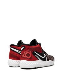 schwarze Sportschuhe von Nike