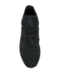 schwarze Sportschuhe von Arkk