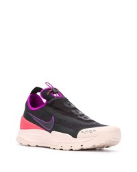 schwarze Sportschuhe von Nike