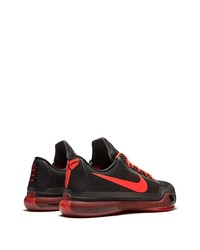 schwarze Sportschuhe von Nike