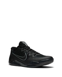 schwarze Sportschuhe von Nike