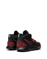 schwarze Sportschuhe von Nike