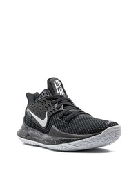 schwarze Sportschuhe von Nike