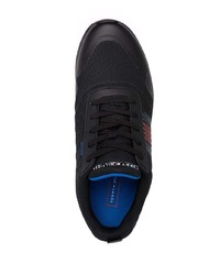 schwarze Sportschuhe von Tommy Hilfiger