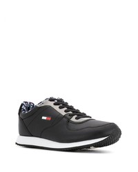 schwarze Sportschuhe von Tommy Jeans