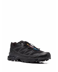 schwarze Sportschuhe von Salomon