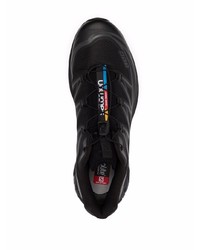 schwarze Sportschuhe von Salomon