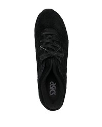 schwarze Sportschuhe von Asics