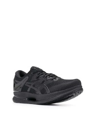 schwarze Sportschuhe von Asics