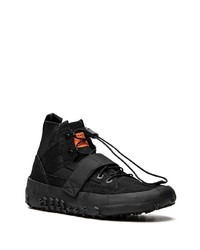 schwarze Sportschuhe von Brand Black