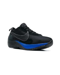 schwarze Sportschuhe von Nike