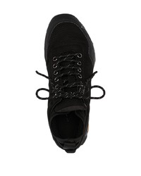 schwarze Sportschuhe von Roa