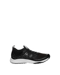 schwarze Sportschuhe von New Balance