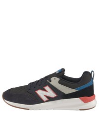 schwarze Sportschuhe von New Balance