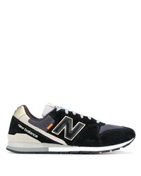 schwarze Sportschuhe von New Balance