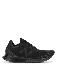 schwarze Sportschuhe von New Balance