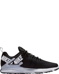 schwarze Sportschuhe von Nike