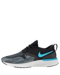 schwarze Sportschuhe von Nike