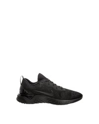 schwarze Sportschuhe von Nike