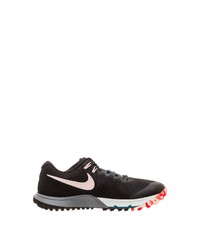 schwarze Sportschuhe von Nike