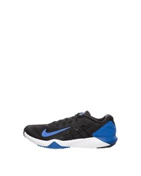 schwarze Sportschuhe von Nike