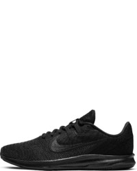 schwarze Sportschuhe von Nike