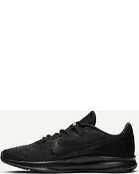 schwarze Sportschuhe von Nike