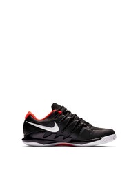 schwarze Sportschuhe von Nike