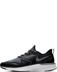 schwarze Sportschuhe von Nike