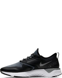 schwarze Sportschuhe von Nike