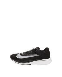 schwarze Sportschuhe von Nike